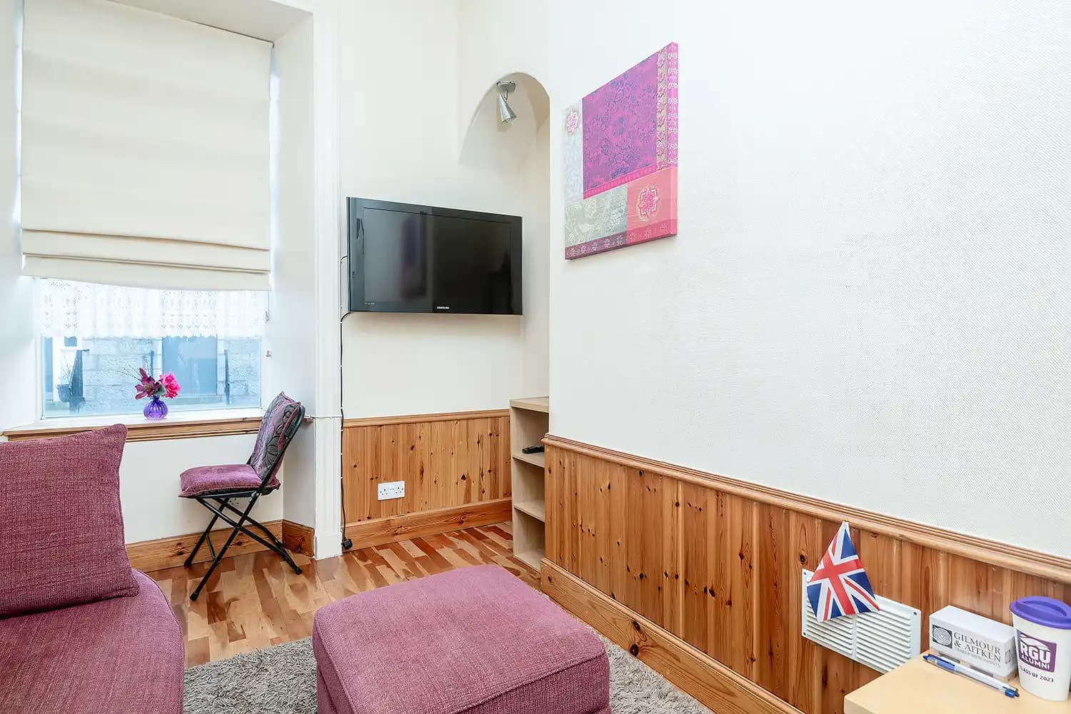 property photo 4 of 14
