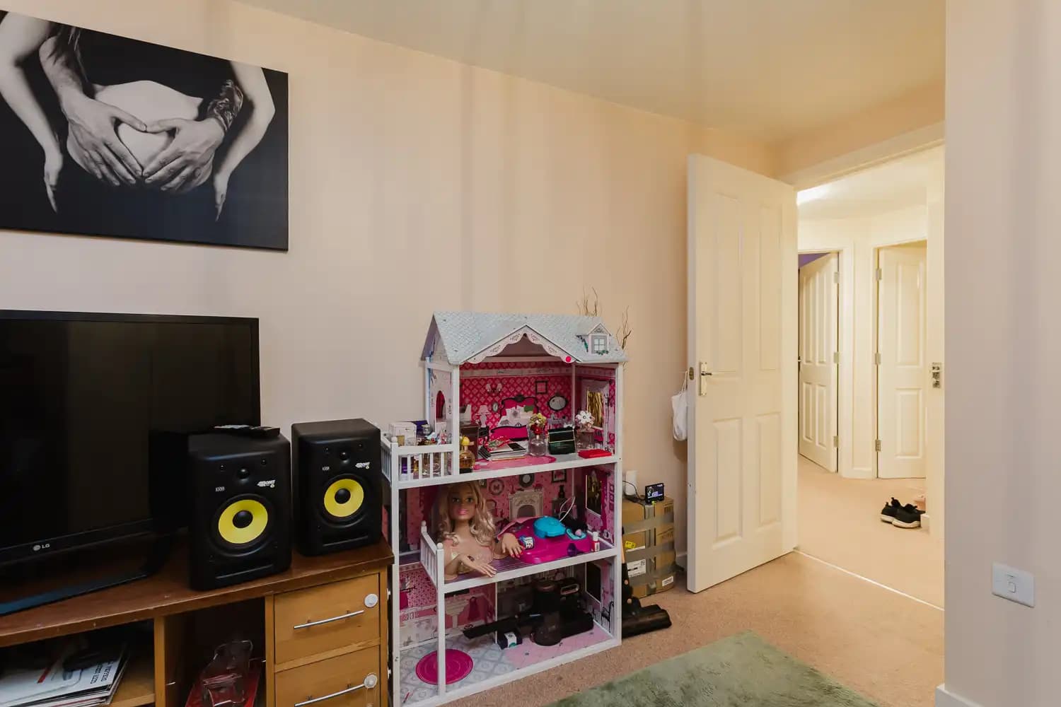 property photo 3 of 17
