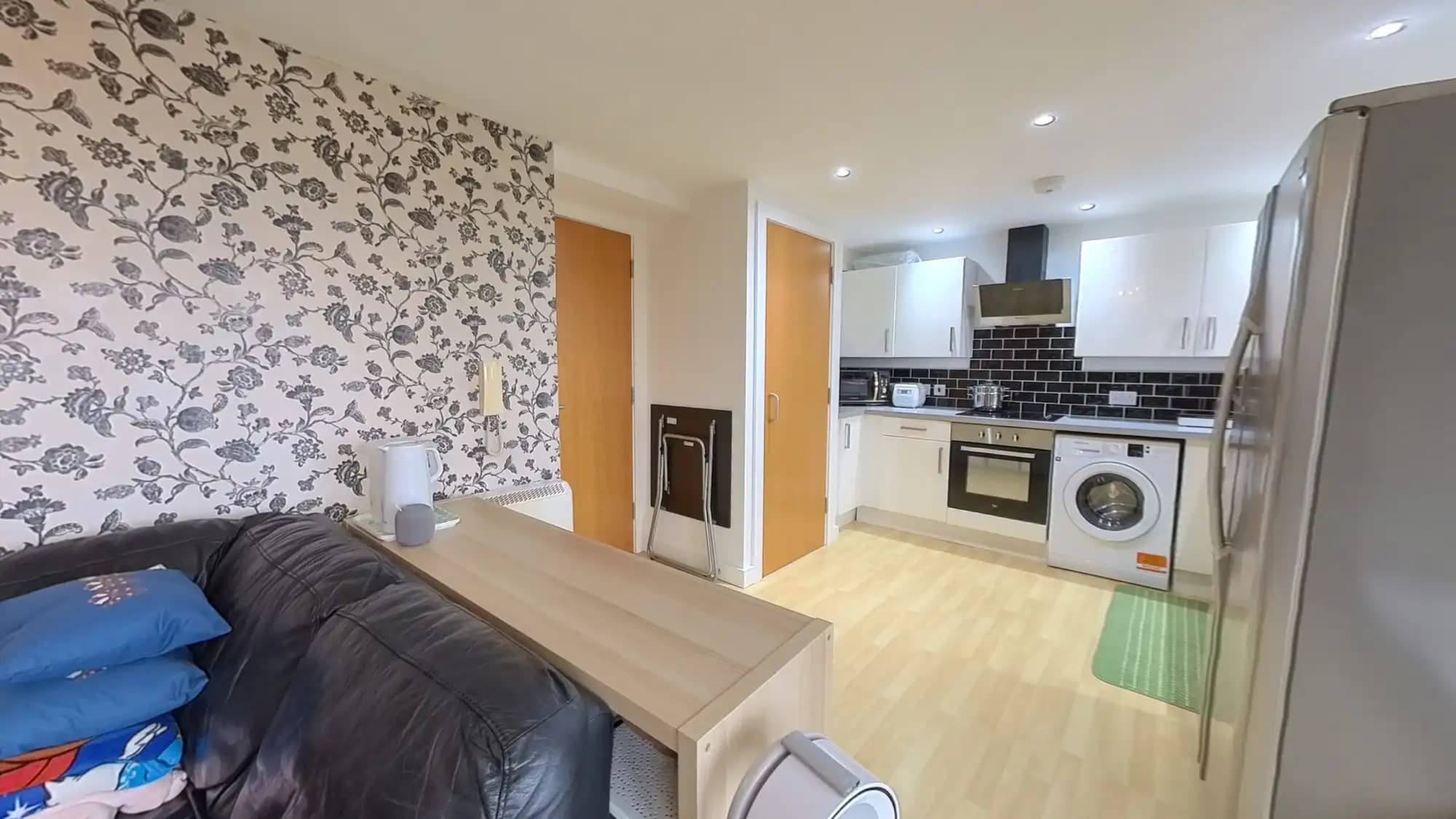 property photo 6 of 24