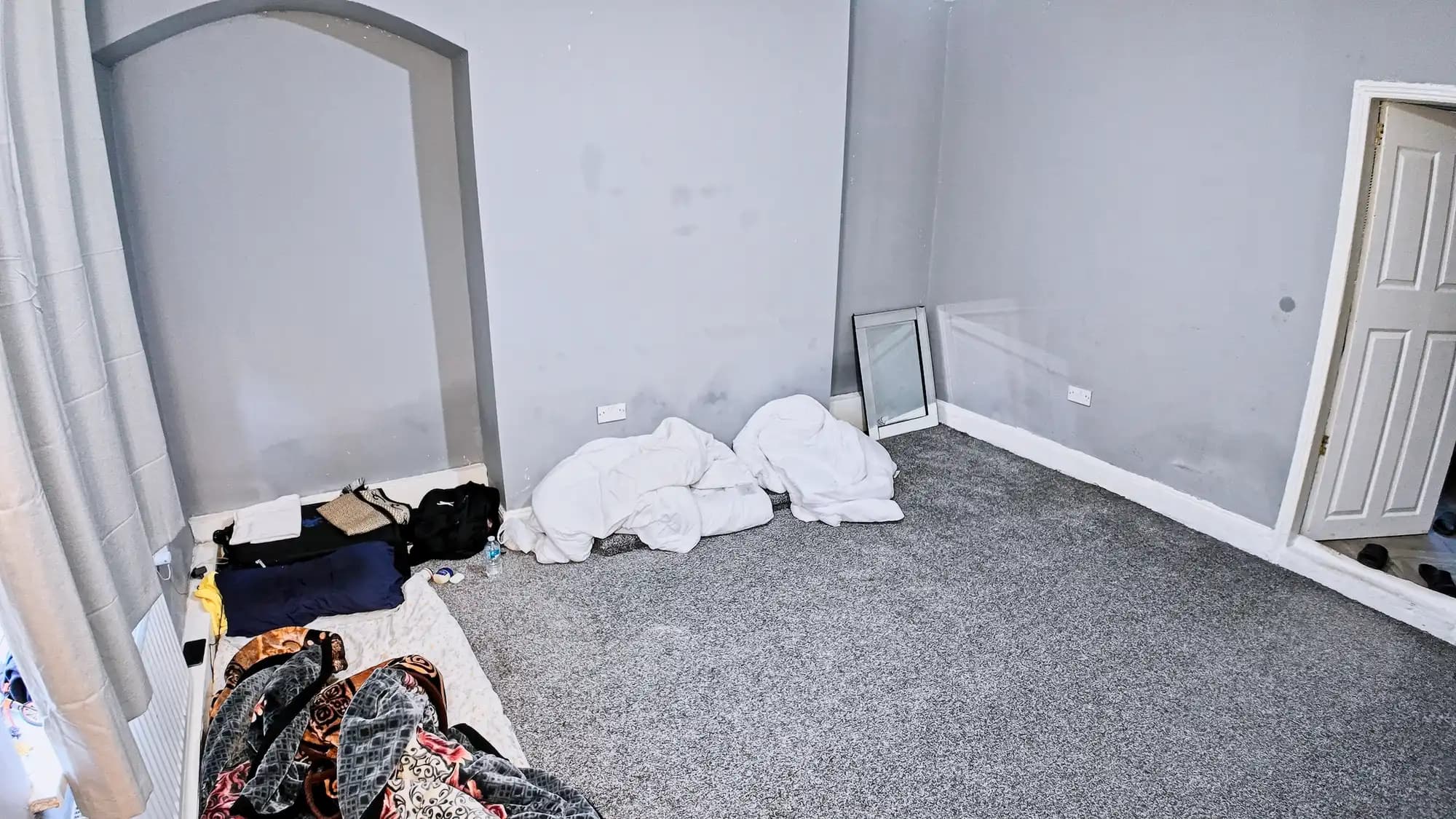 property photo 6 of 11