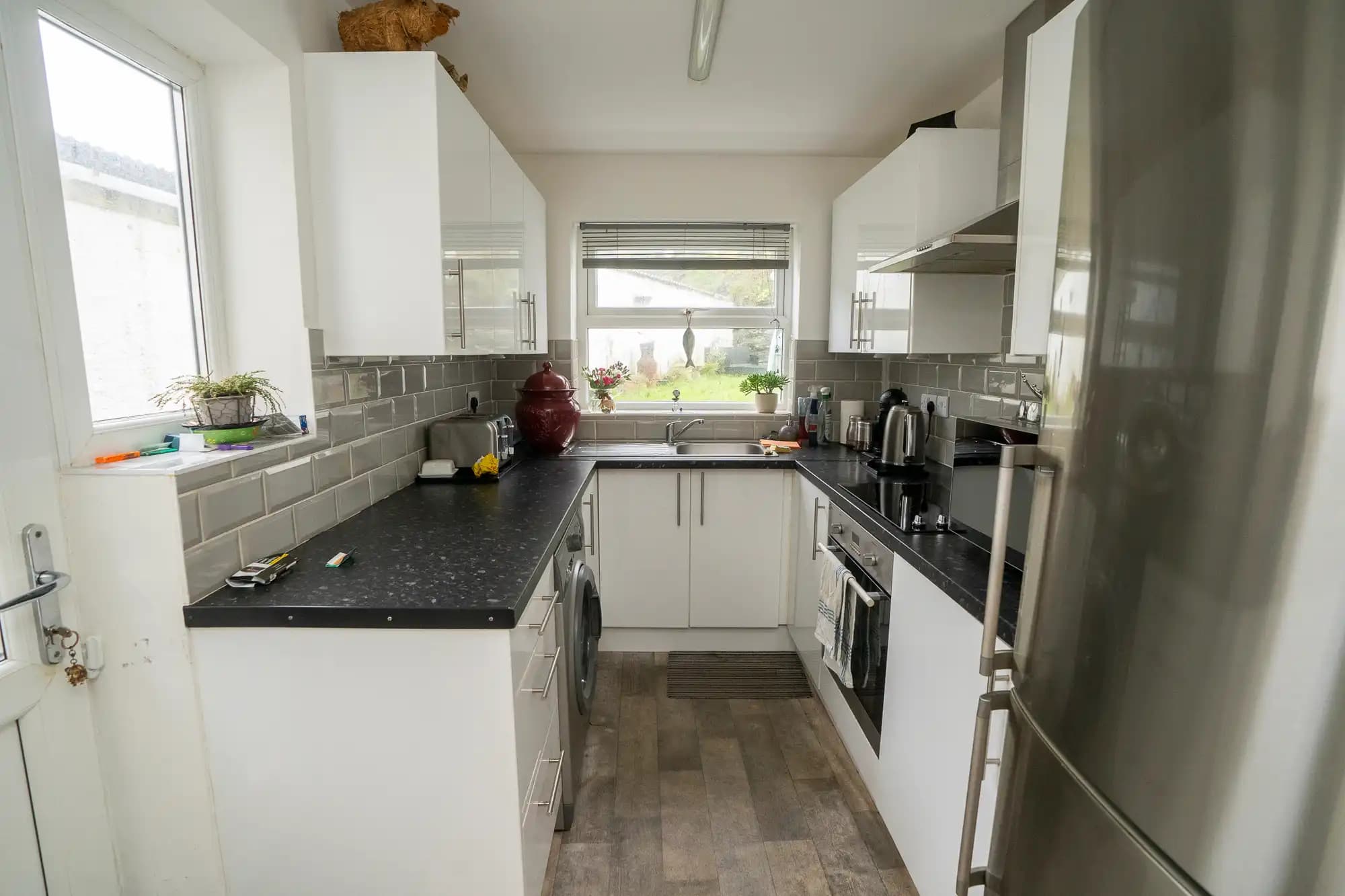 property photo 8 of 13