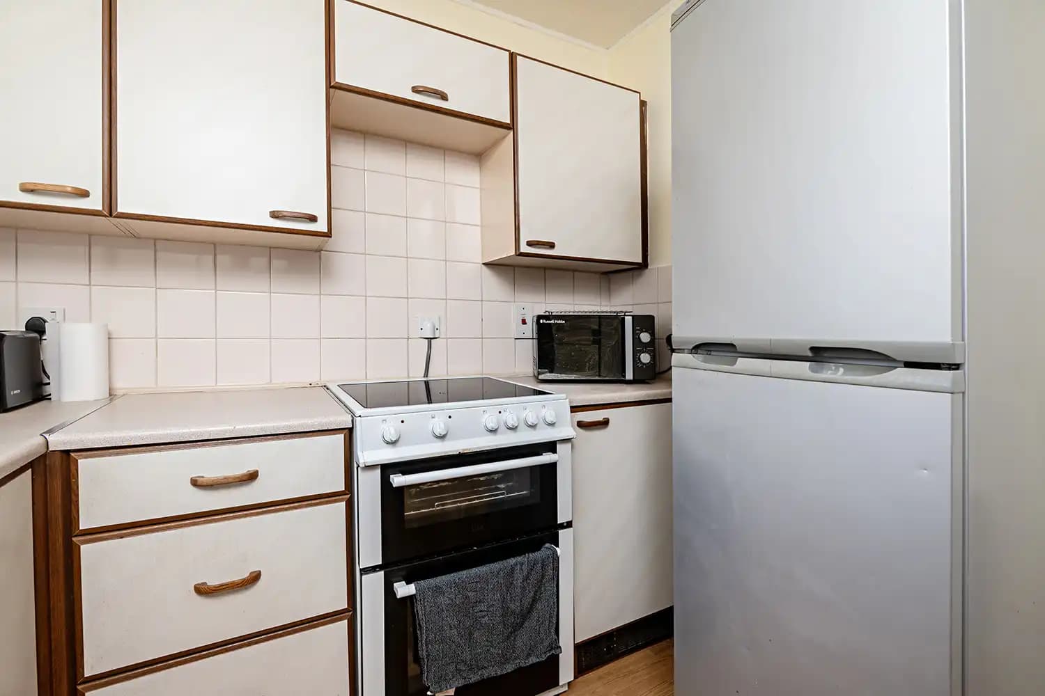 property photo 5 of 19
