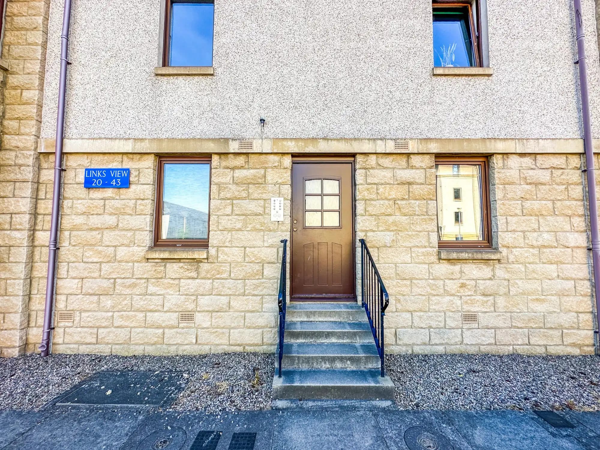 property photo 21 of 23