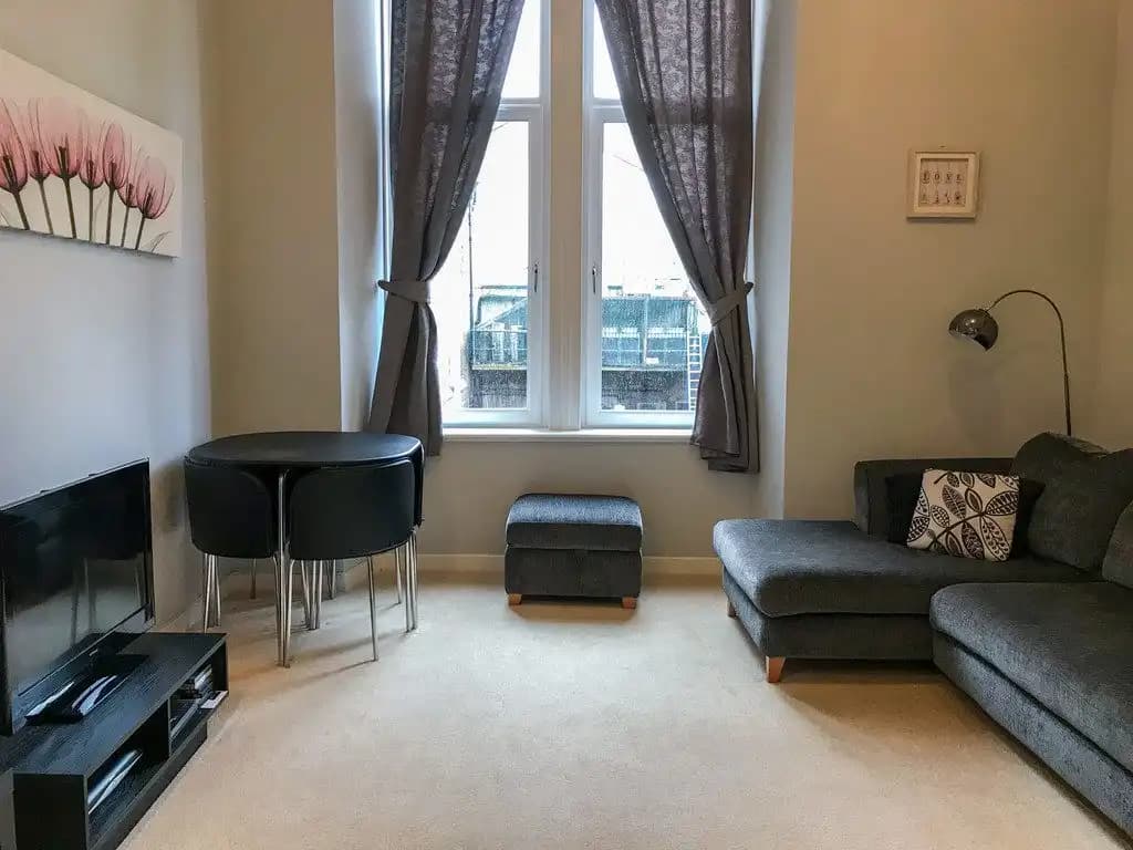 property photo 6 of 24