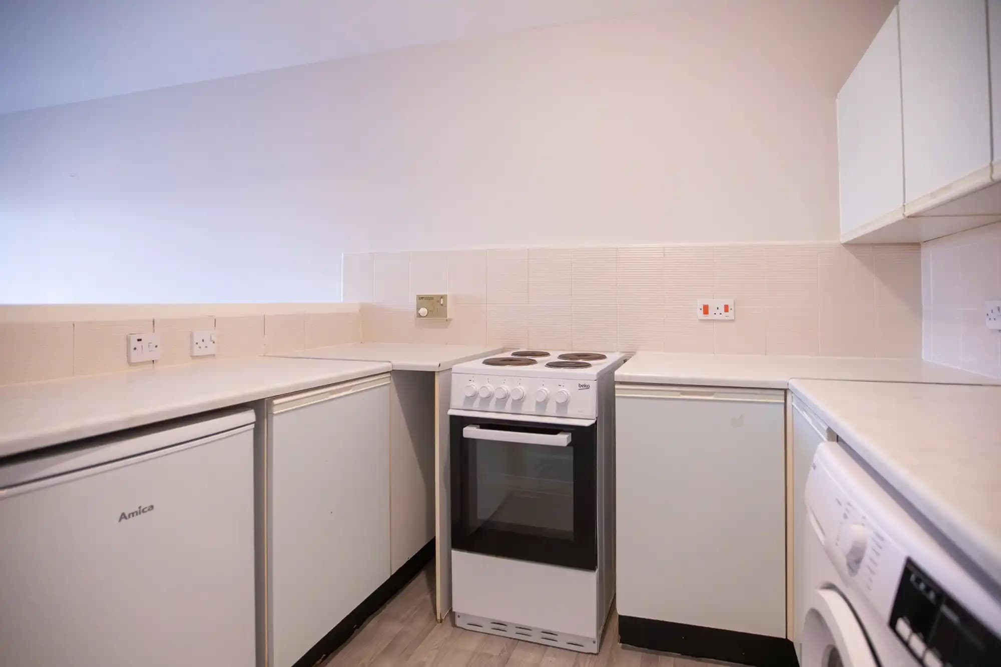 property photo 13 of 37