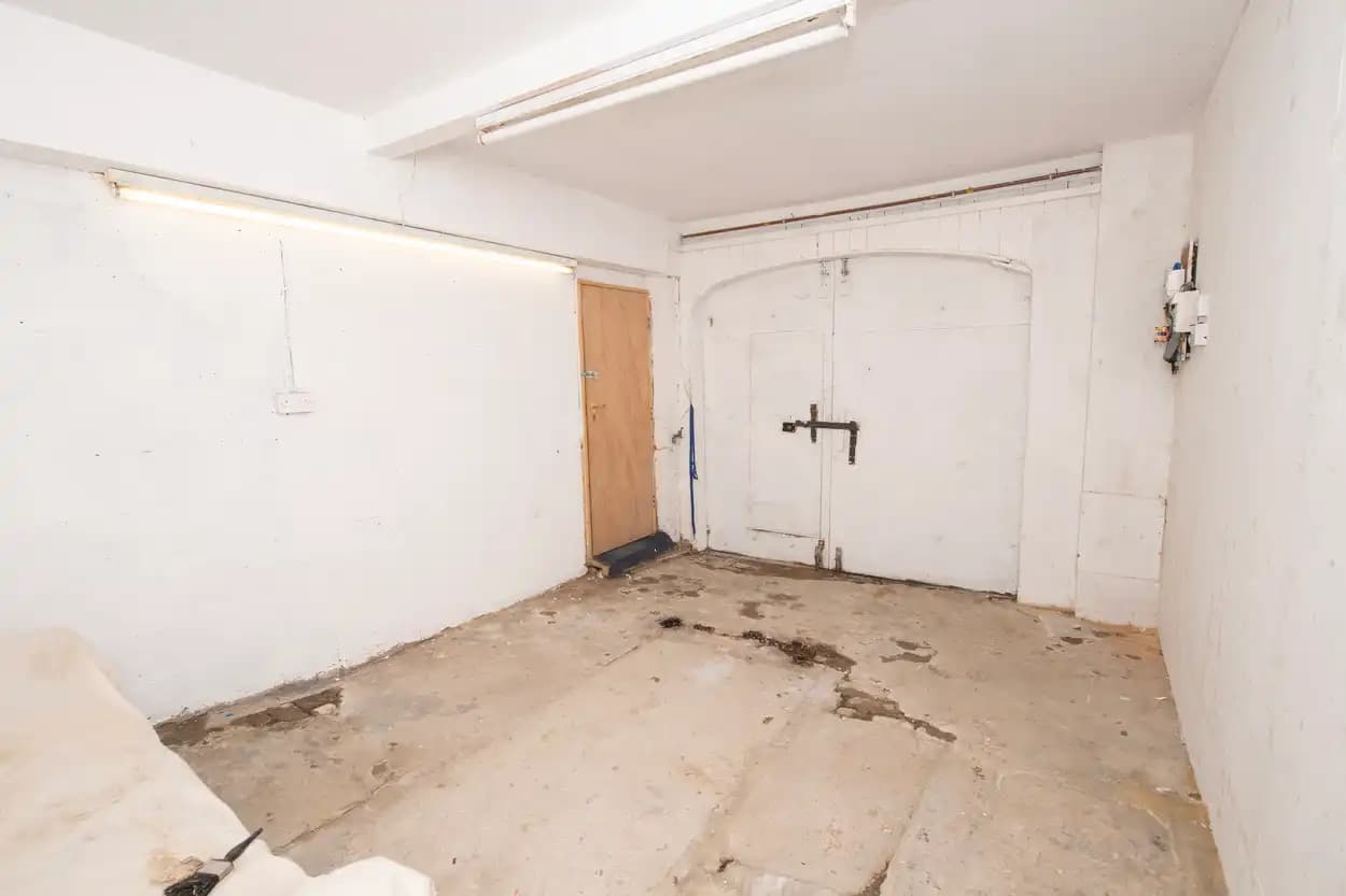 property photo 23 of 24
