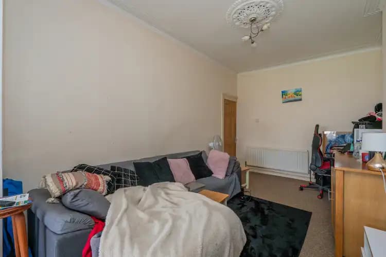 property photo 4 of 19