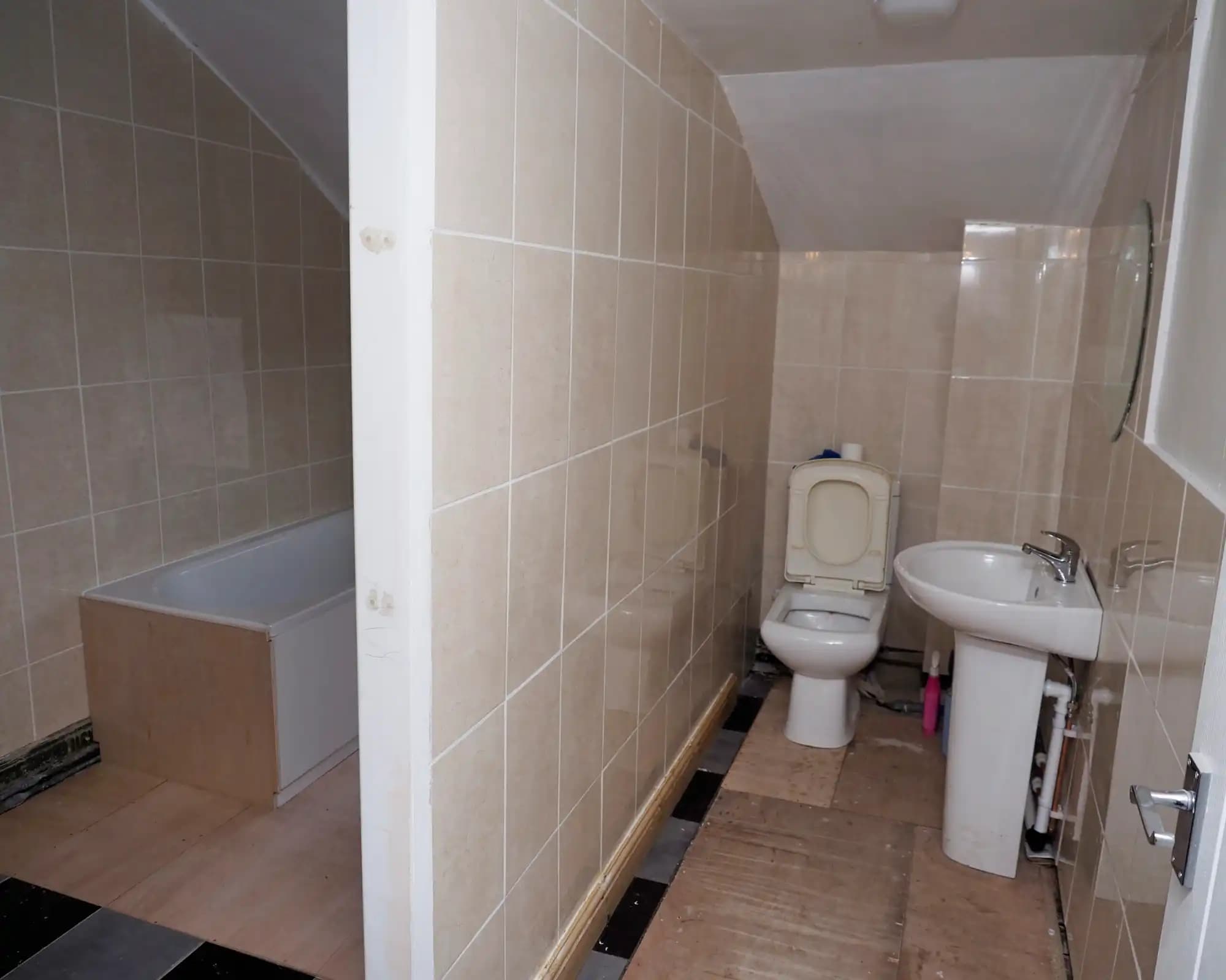 property photo 12 of 23