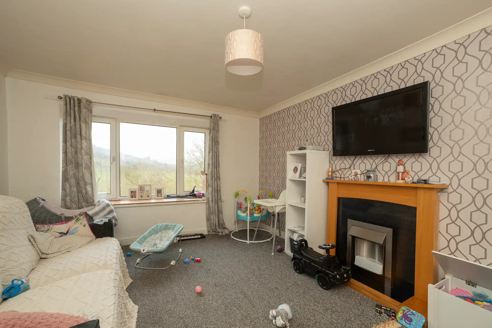 property photo 4 of 13