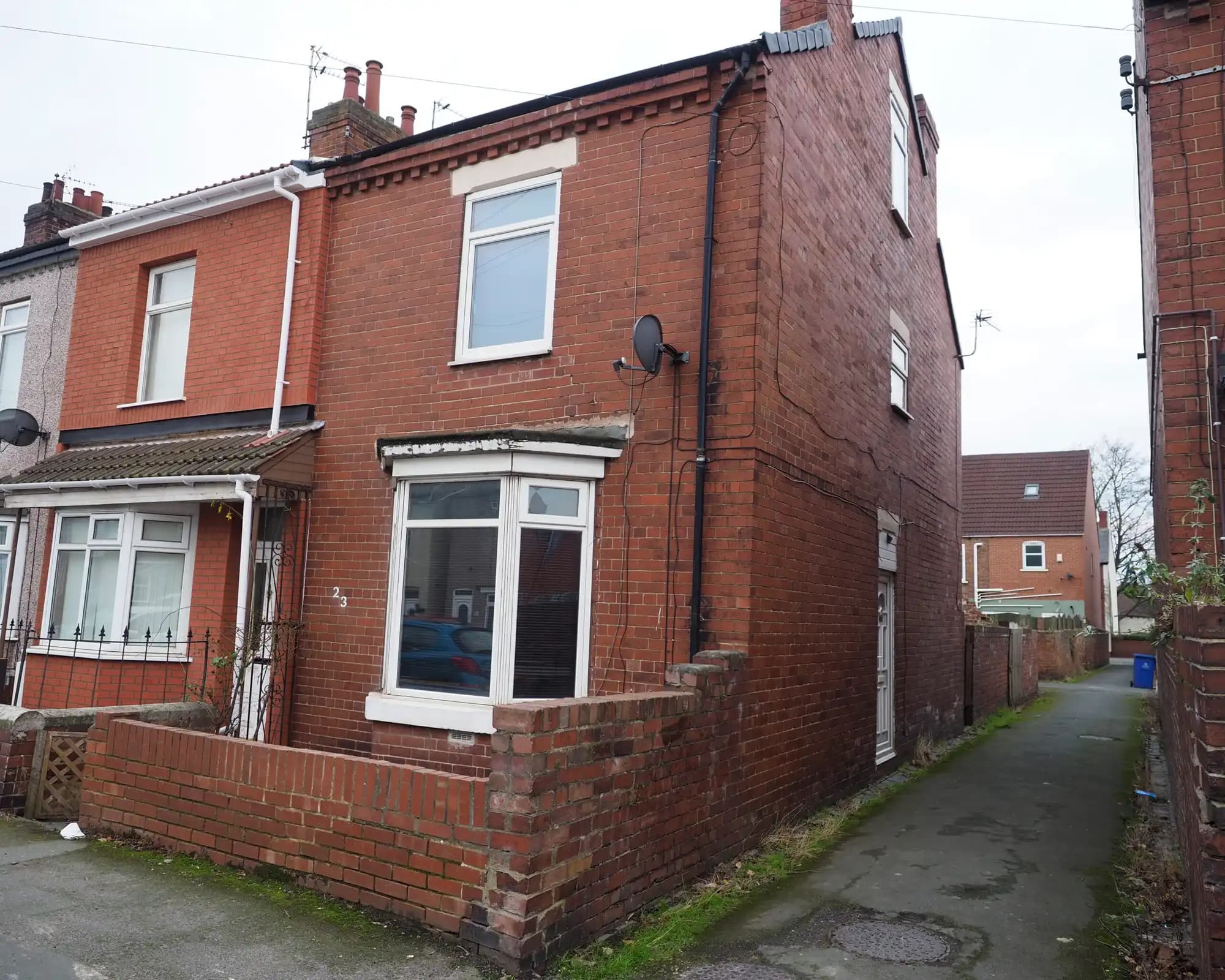 property photo 6 of 31