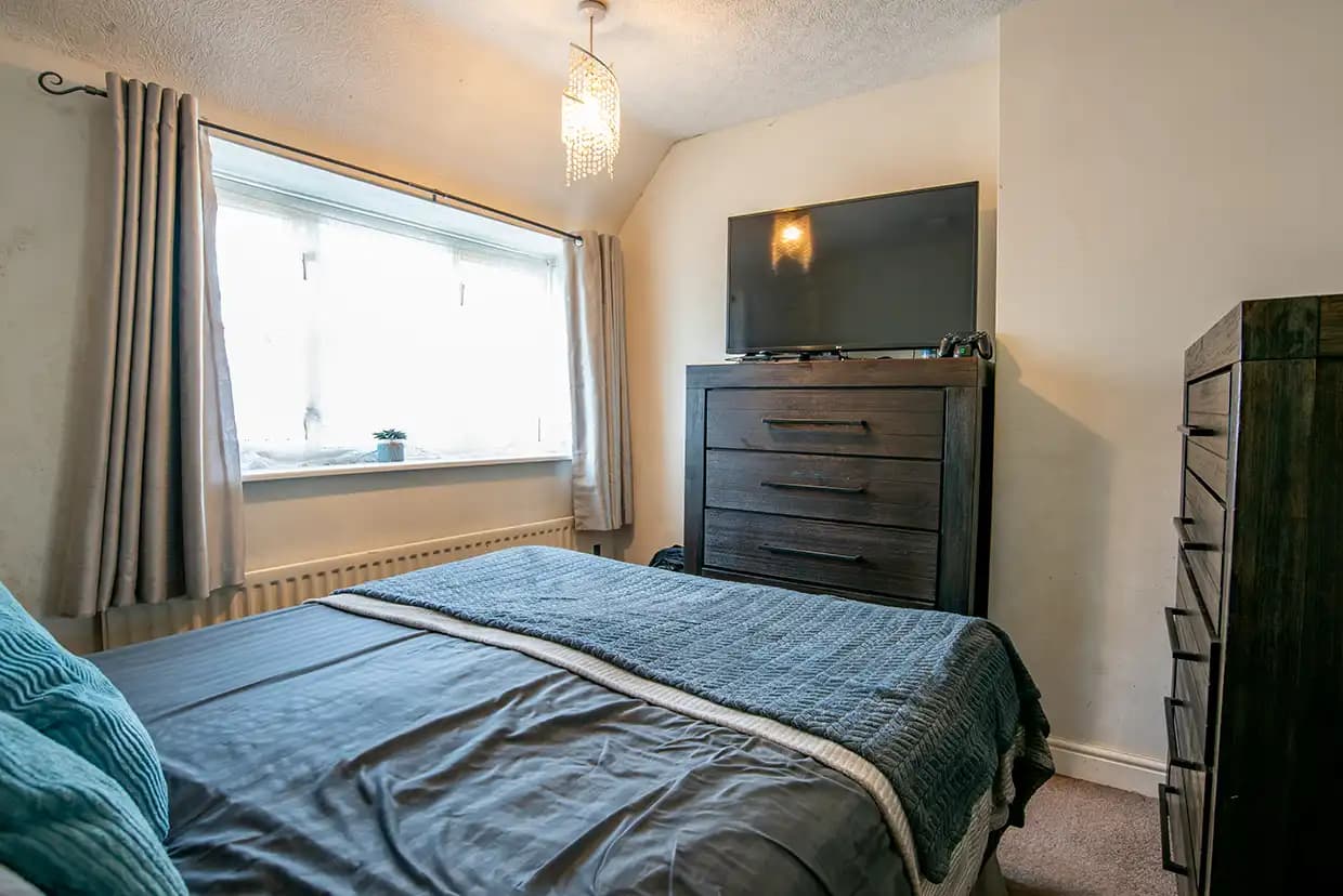property photo 16 of 19