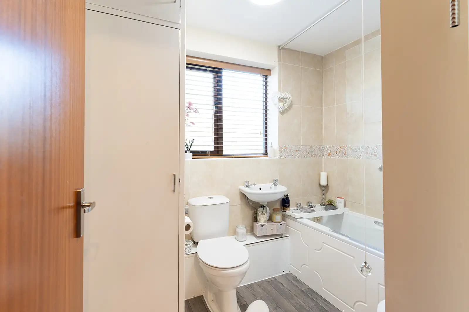 property photo 13 of 19
