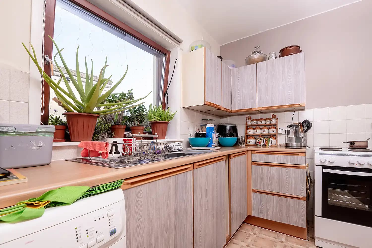 property photo 5 of 12
