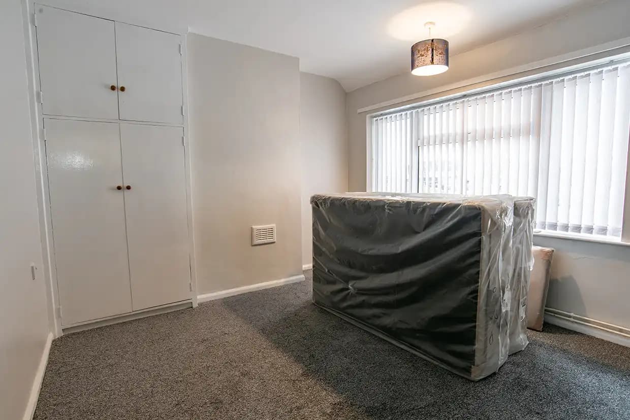 property photo 4 of 12