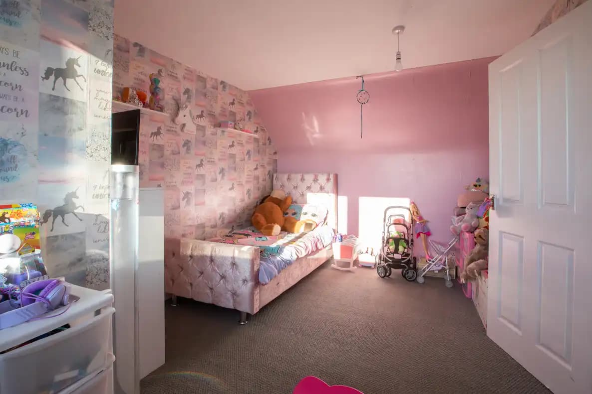 property photo 4 of 35