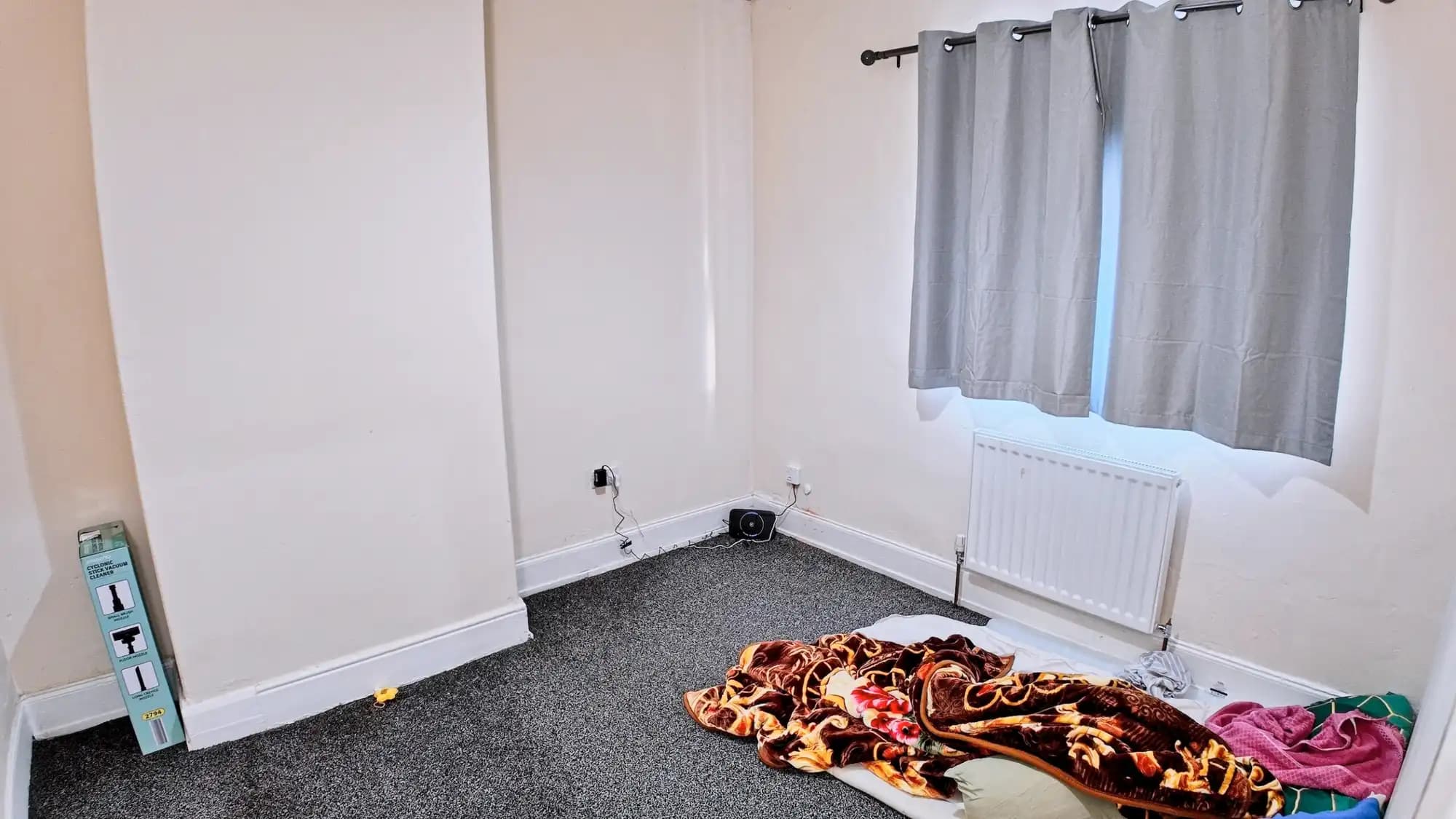 property photo 5 of 11