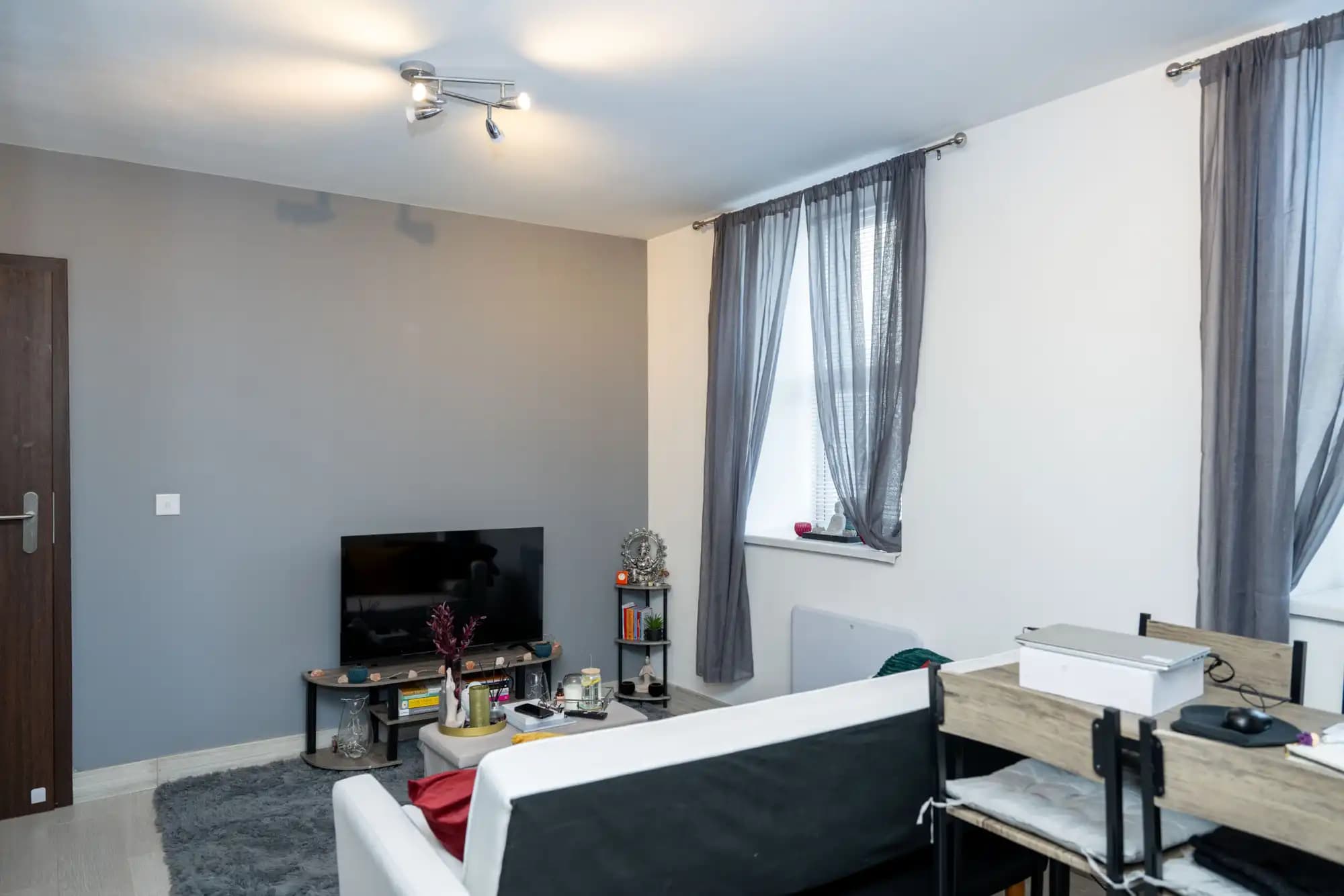 property photo 11 of 38
