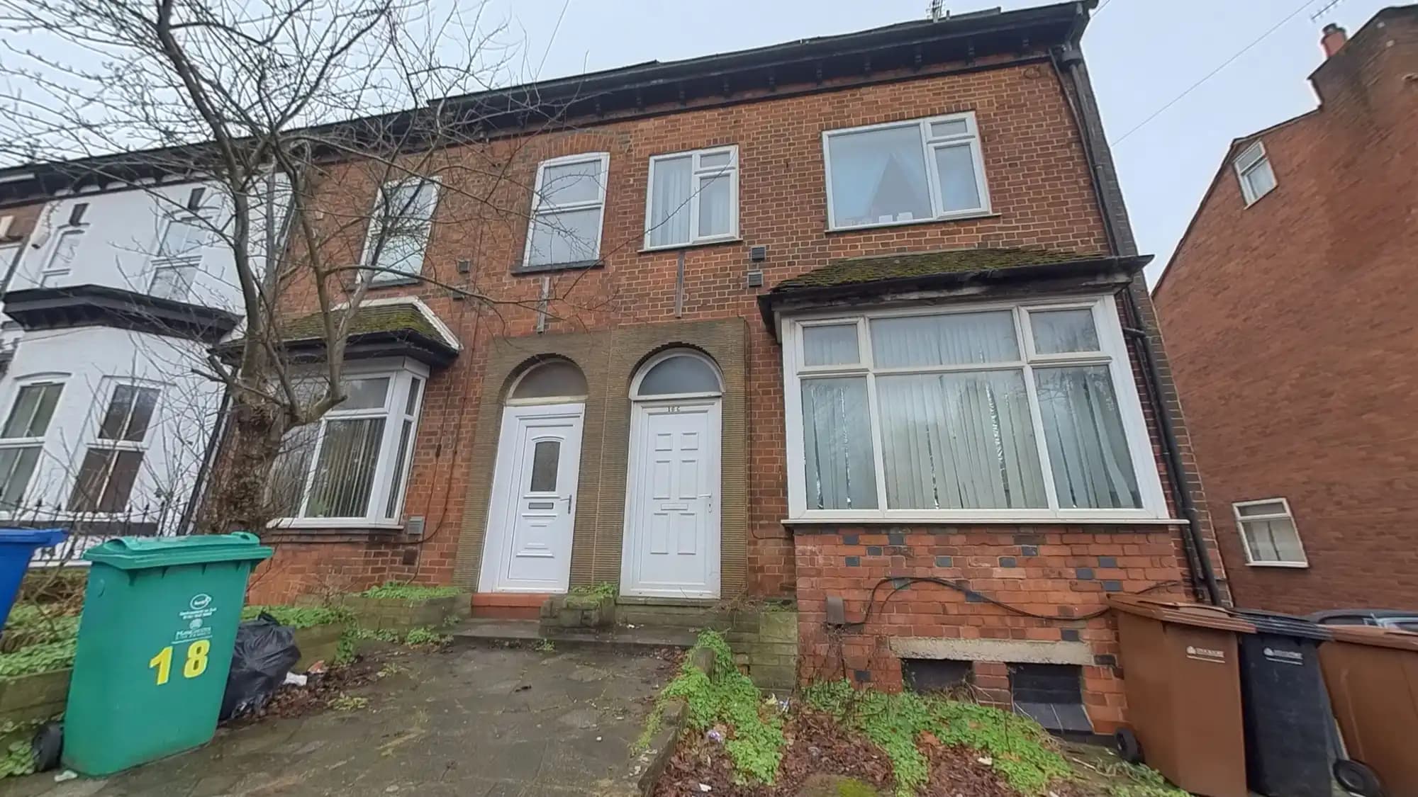 property photo 4 of 28