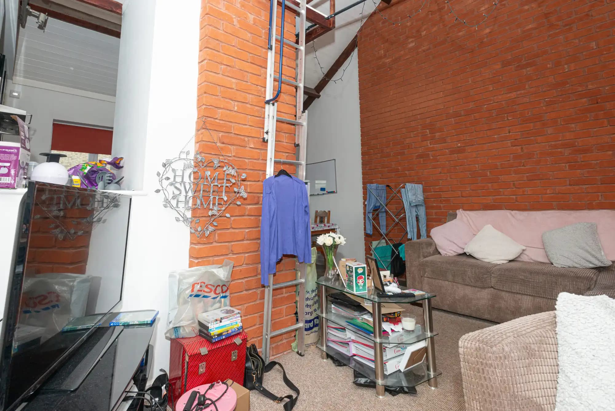 property photo 5 of 17