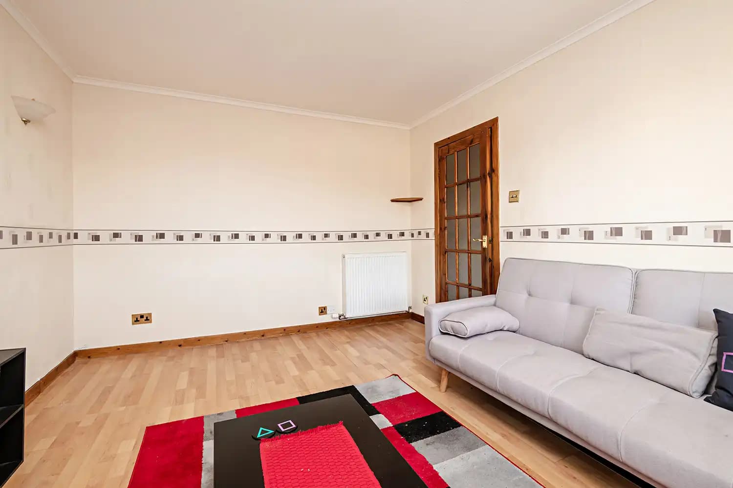 property photo 9 of 19