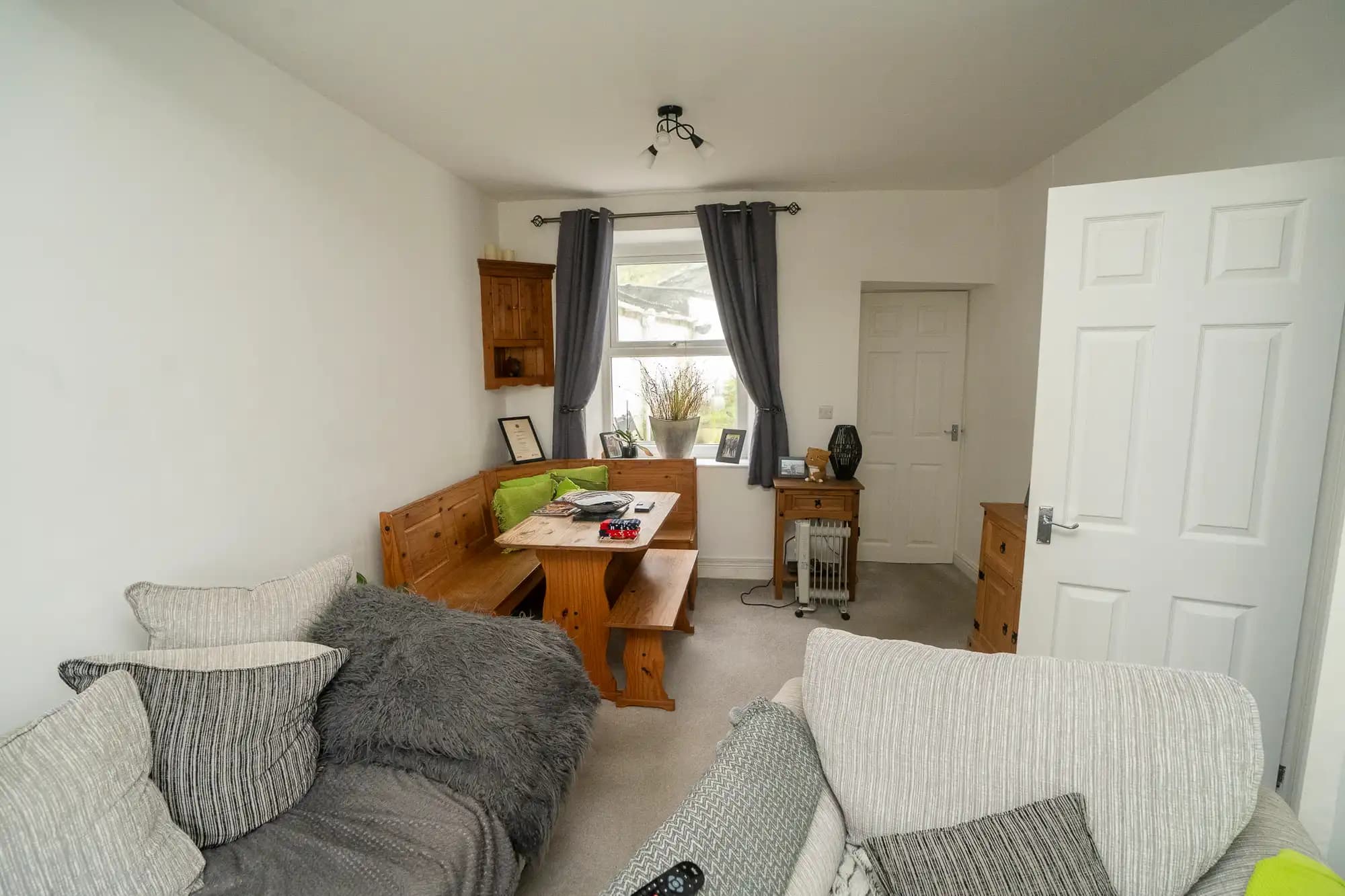 property photo 5 of 13