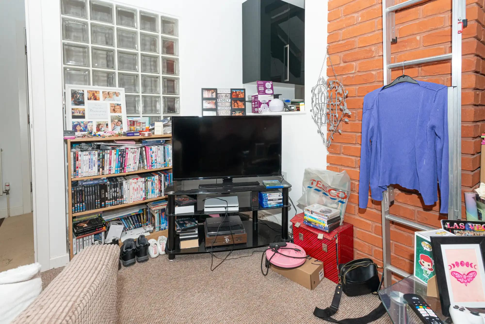 property photo 10 of 17