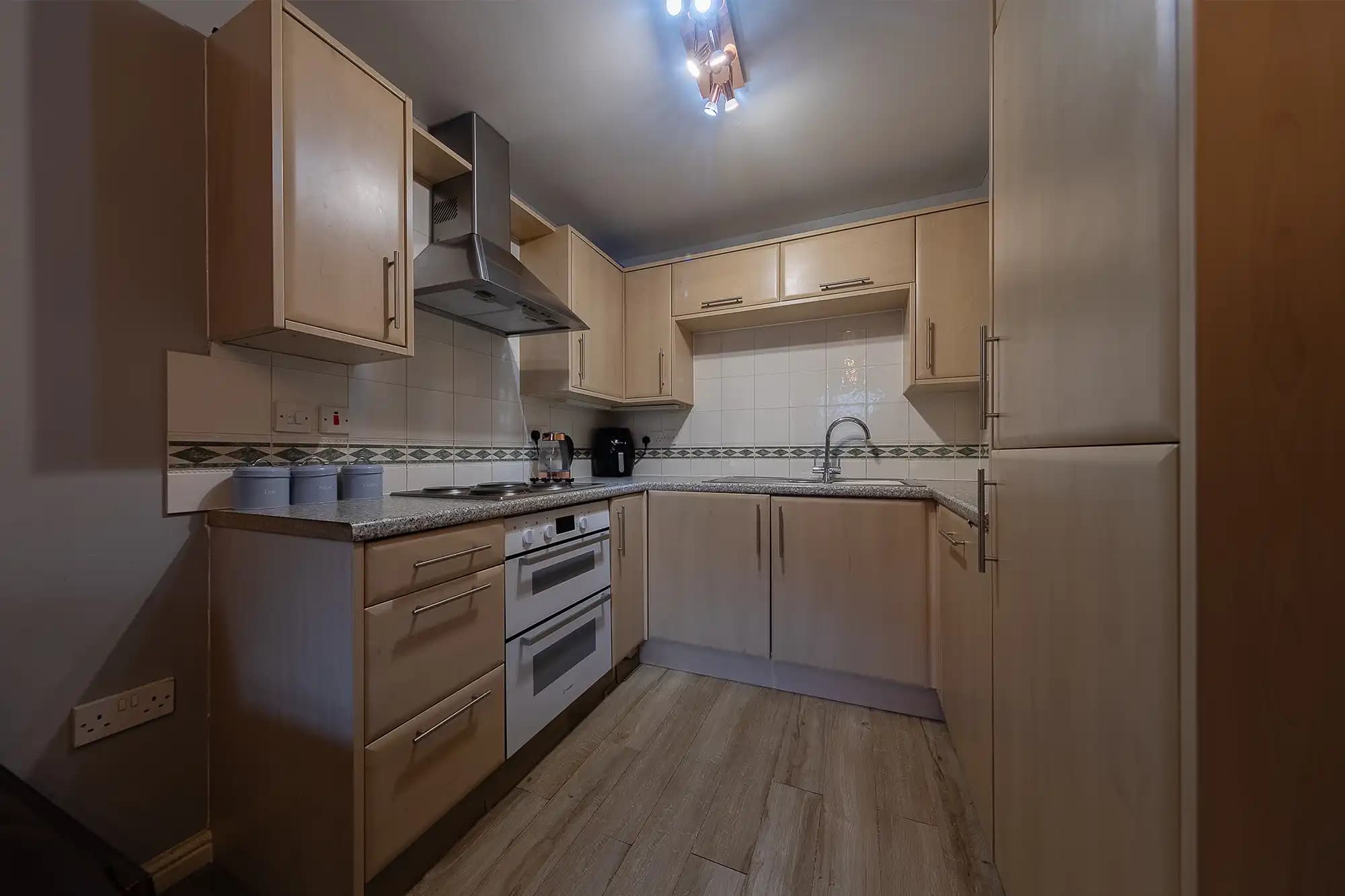 property photo 11 of 19