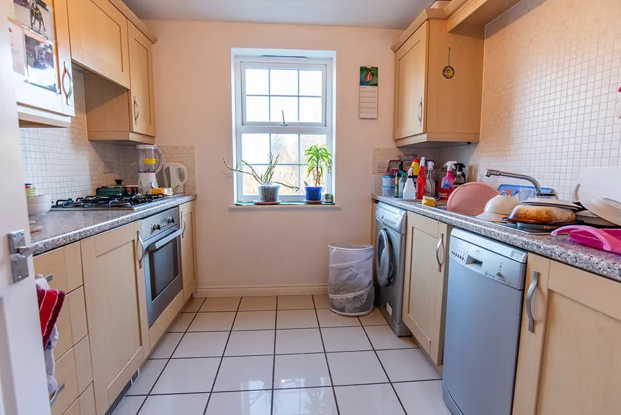 property photo 7 of 16
