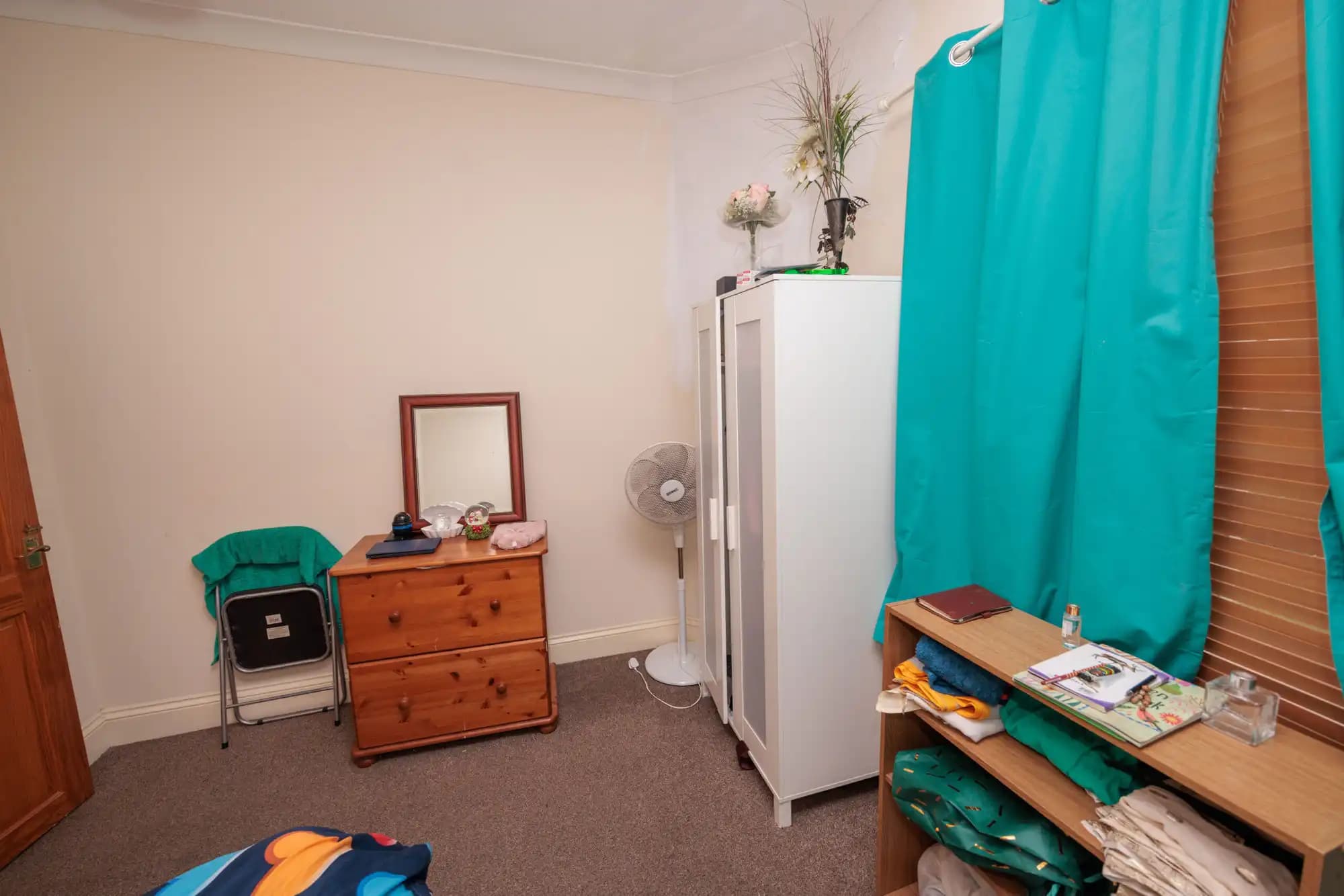 property photo 16 of 28