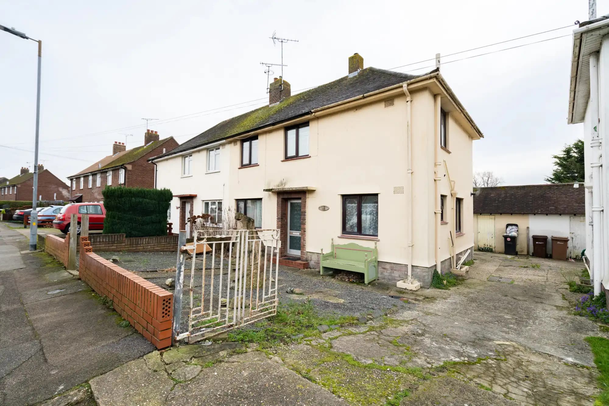 property photo 8 of 25