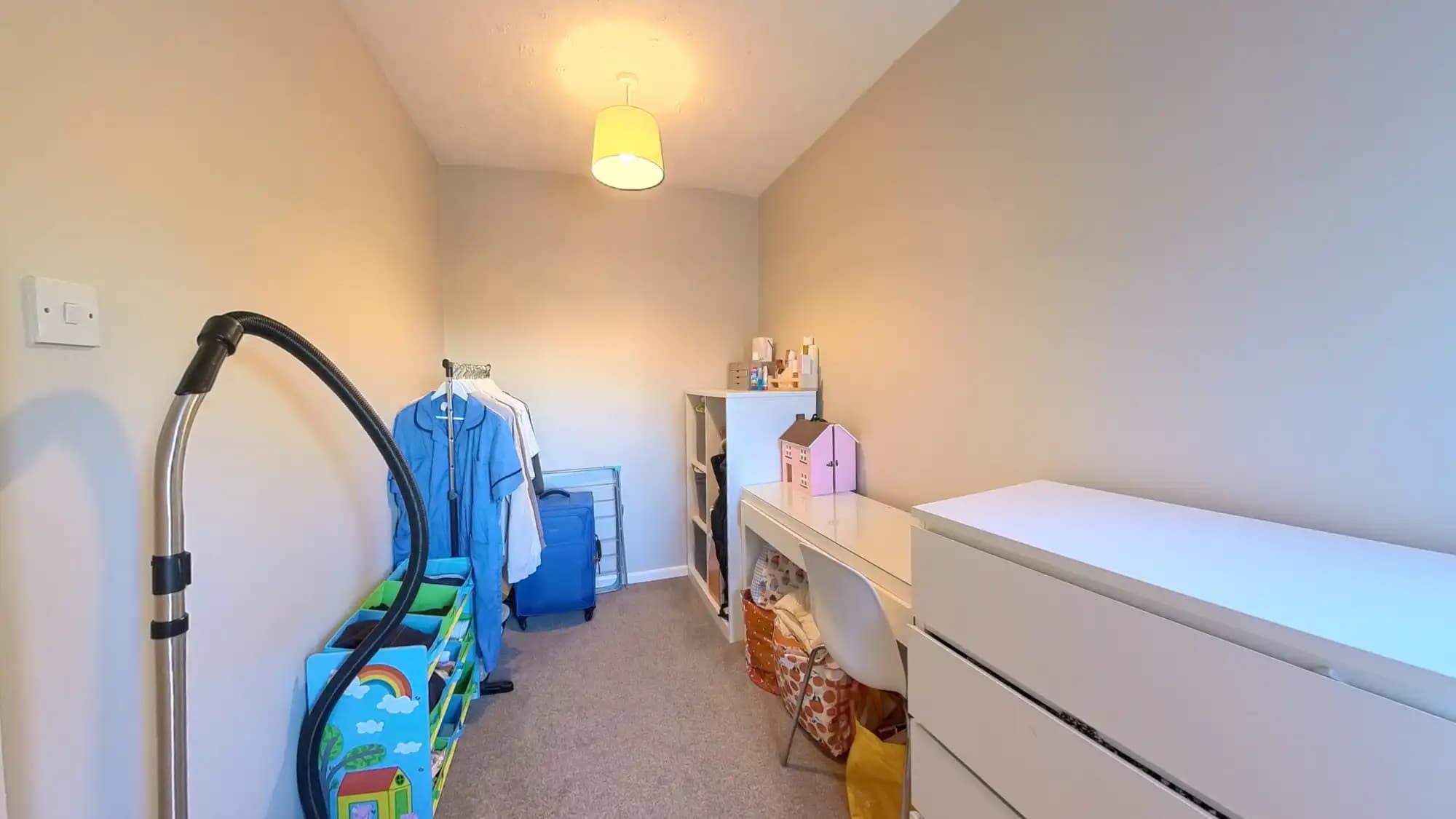 property photo 8 of 17