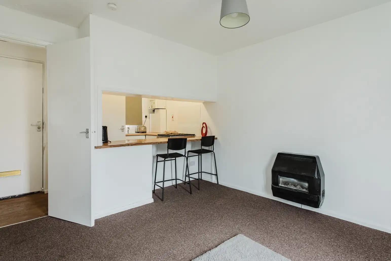 property photo 5 of 19