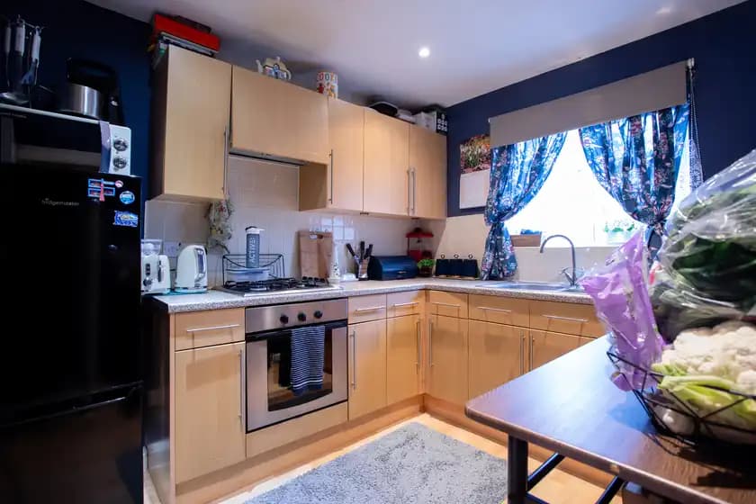 property photo 13 of 33