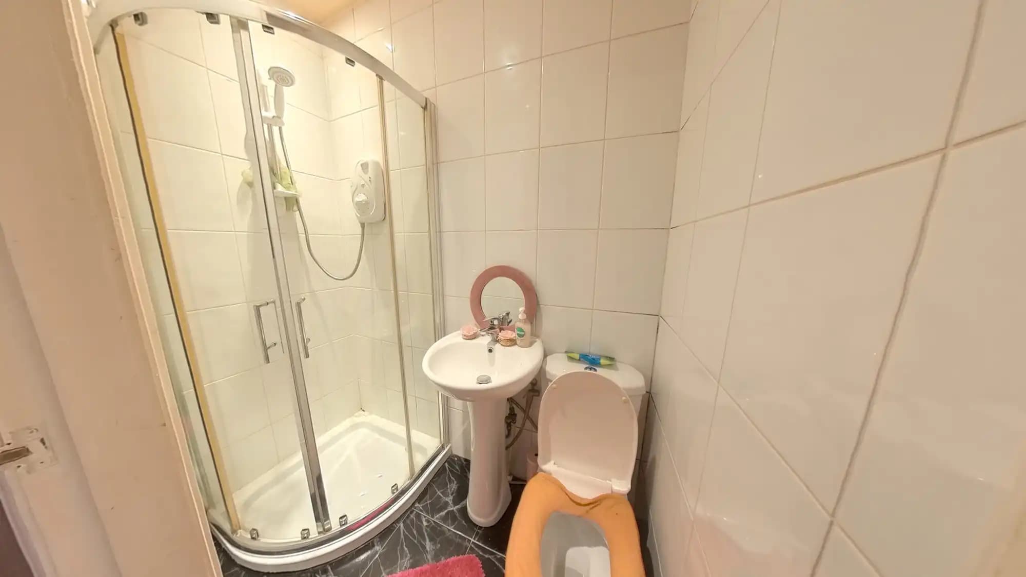 property photo 9 of 13