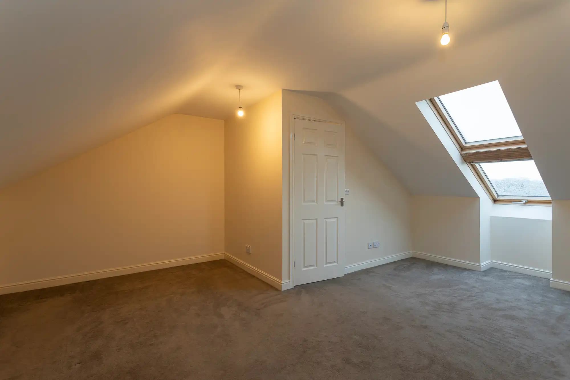 property photo 13 of 17