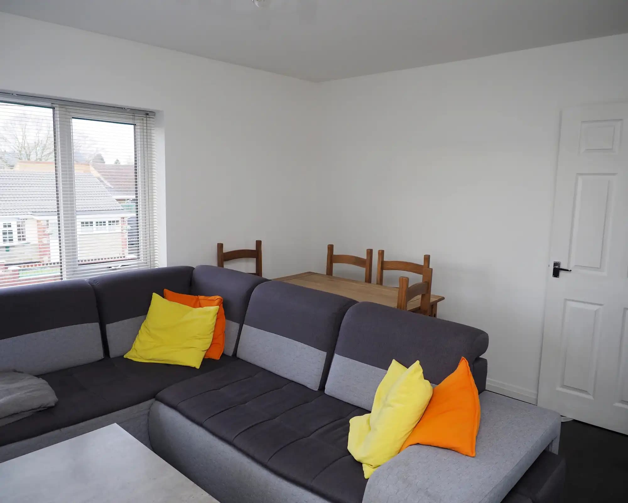 property photo 6 of 22