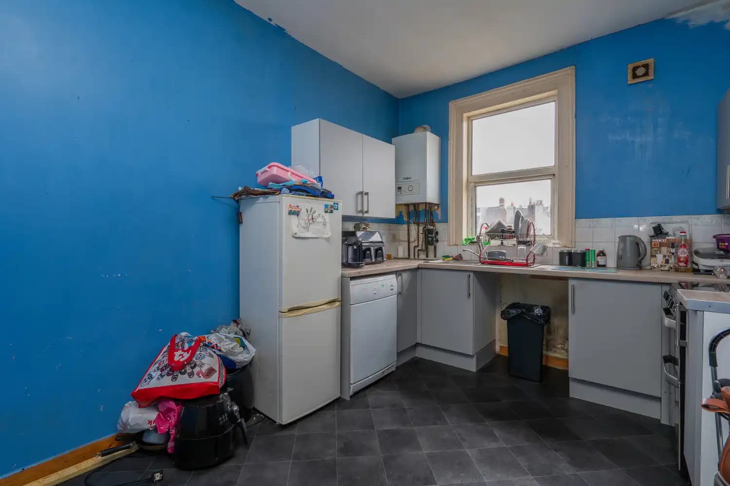 property photo 6 of 16