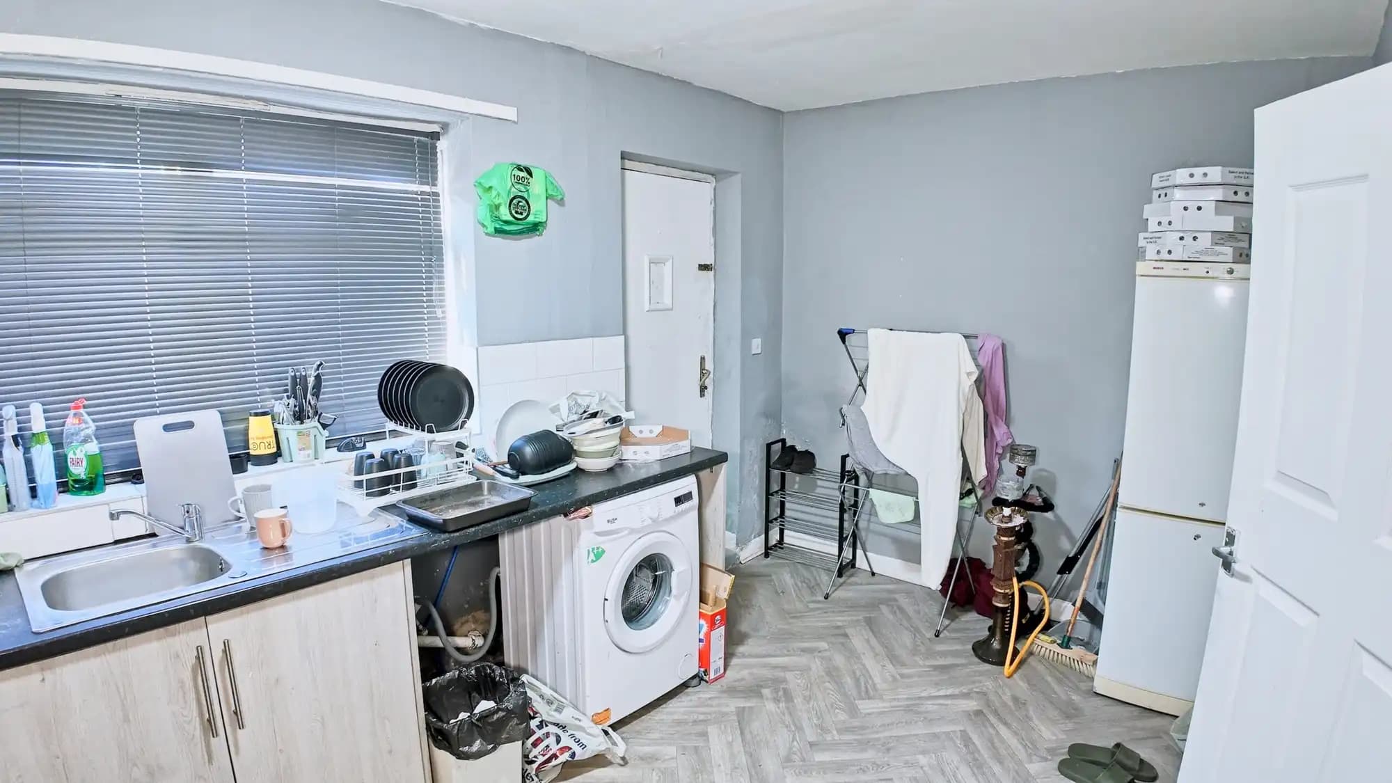 property photo 9 of 11