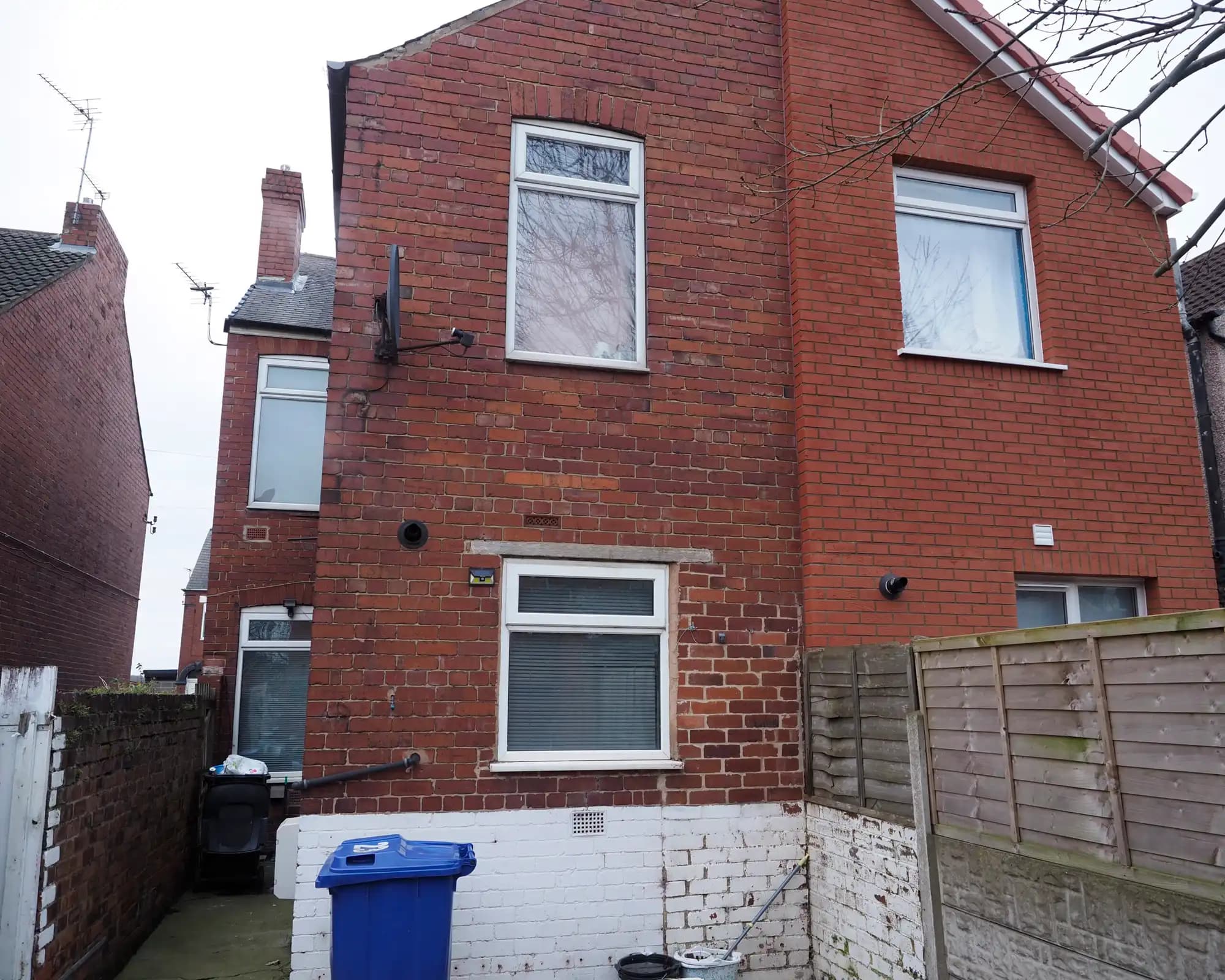 property photo 2 of 31