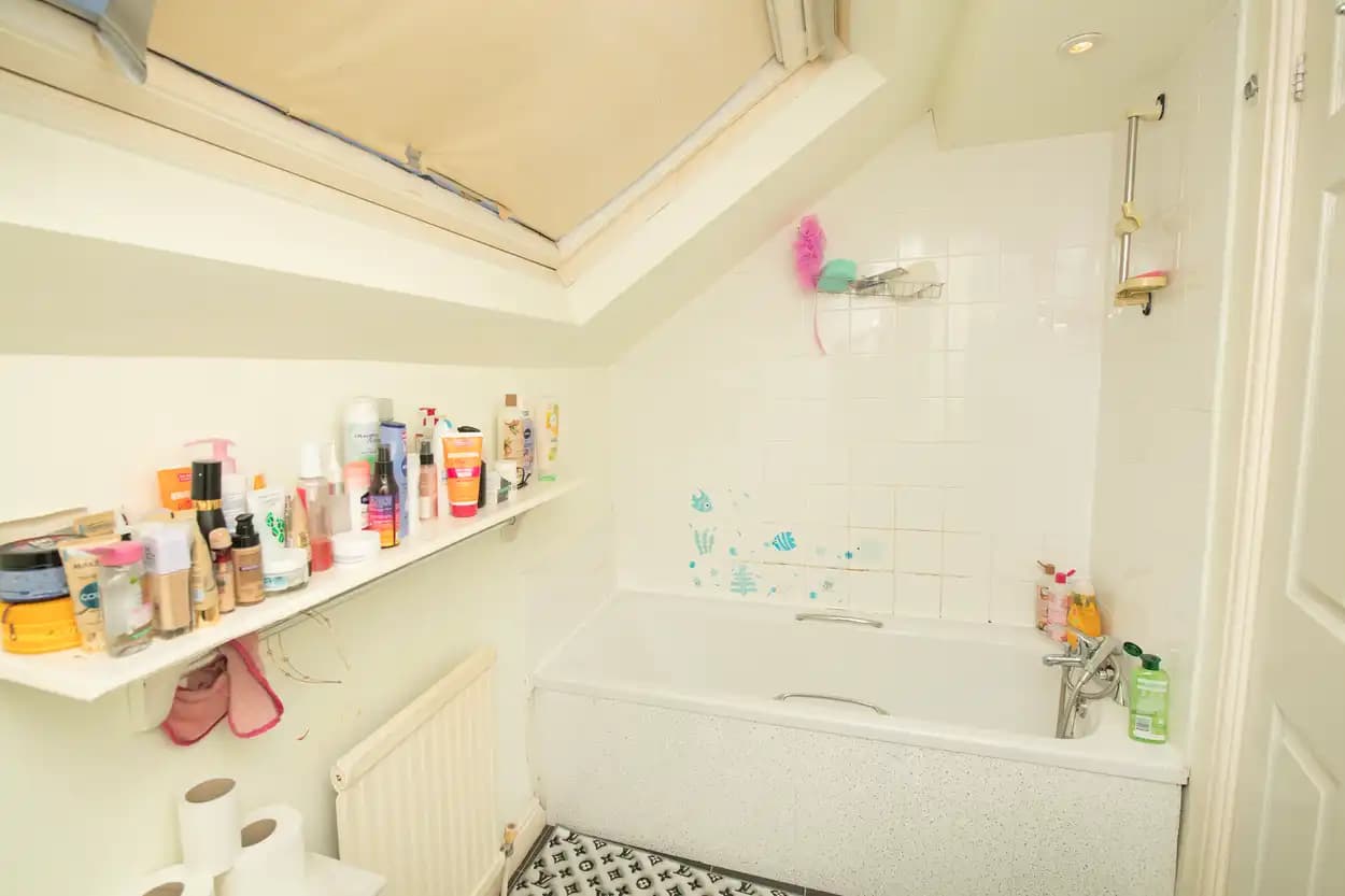 property photo 10 of 24