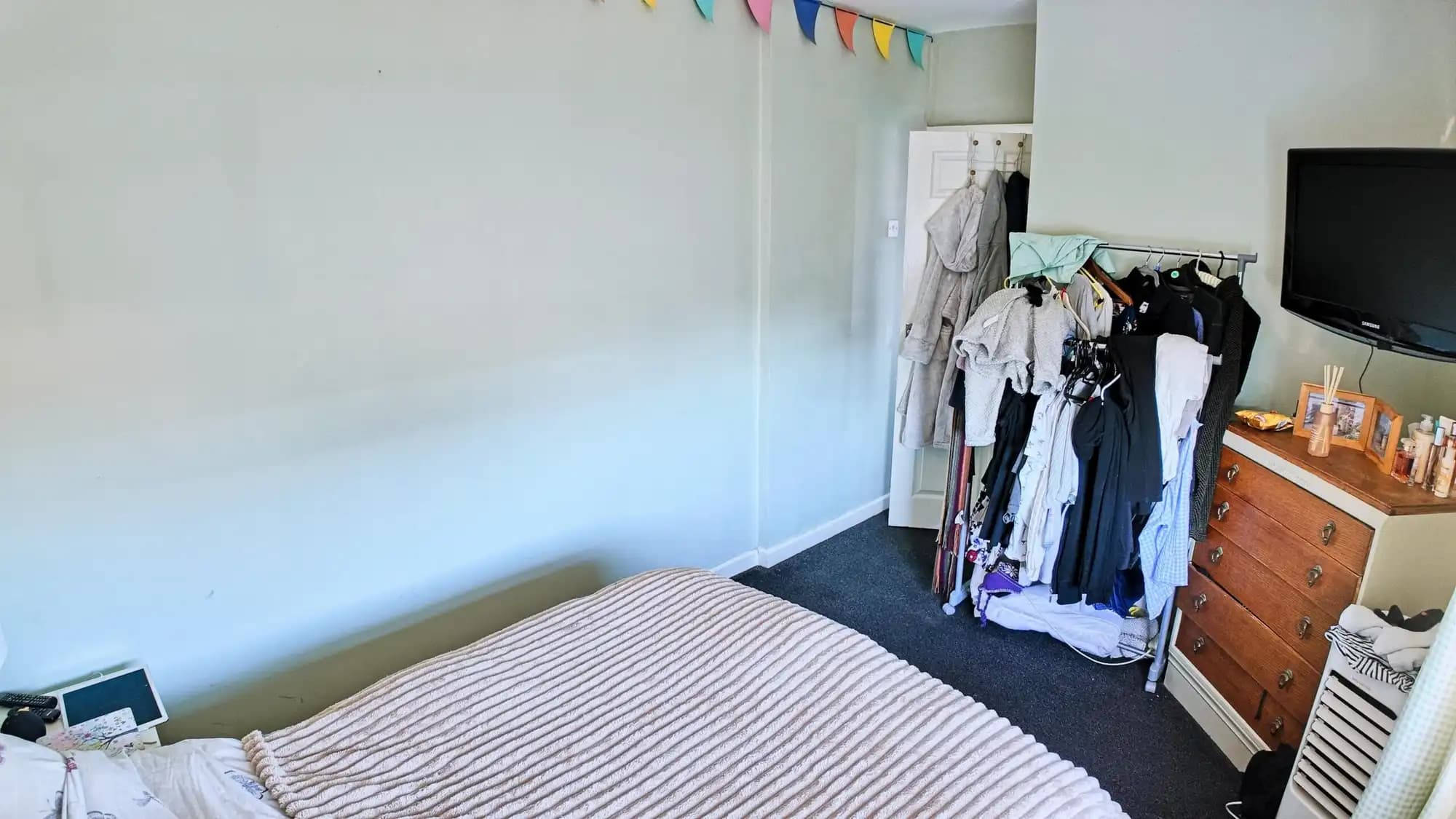 property photo 11 of 17