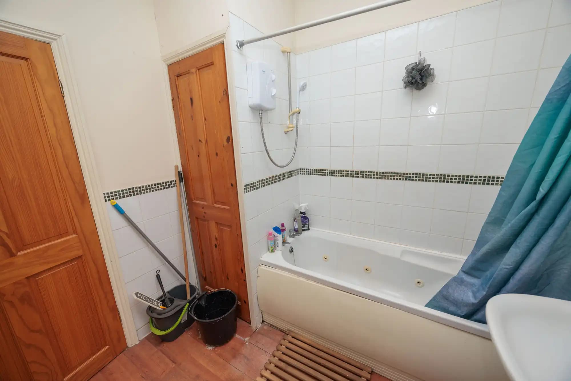 property photo 20 of 28