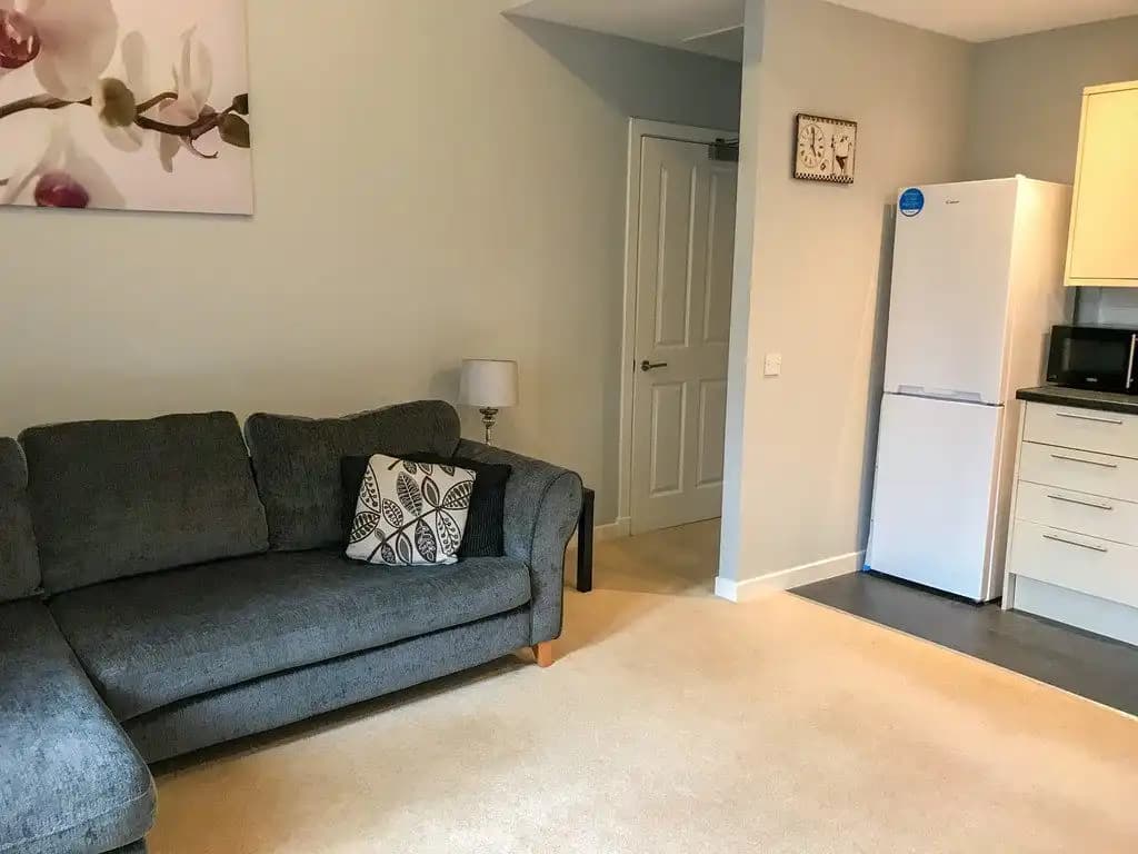 property photo 11 of 24