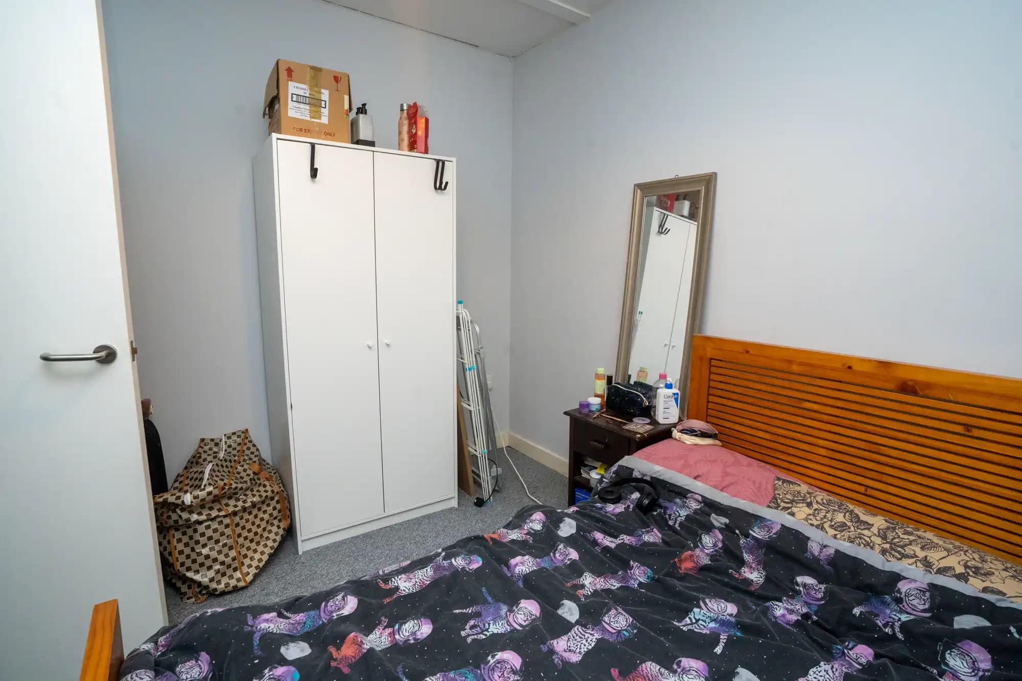 property photo 9 of 13