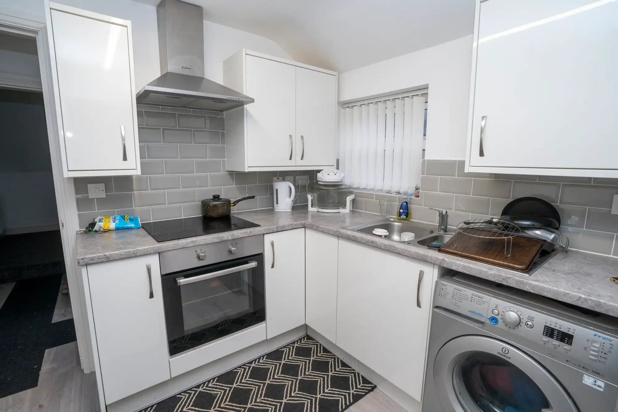 property photo 6 of 12