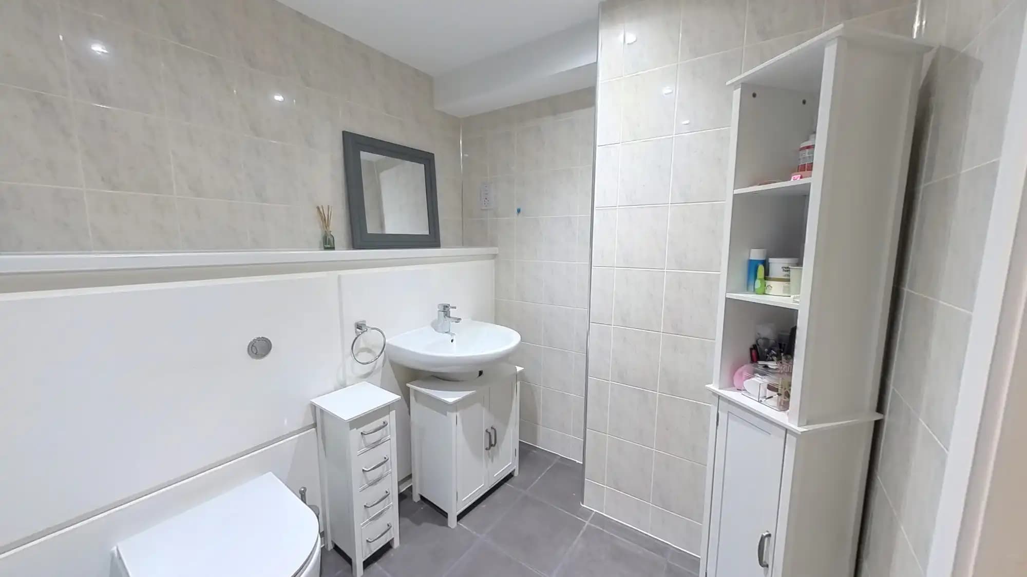 property photo 18 of 24
