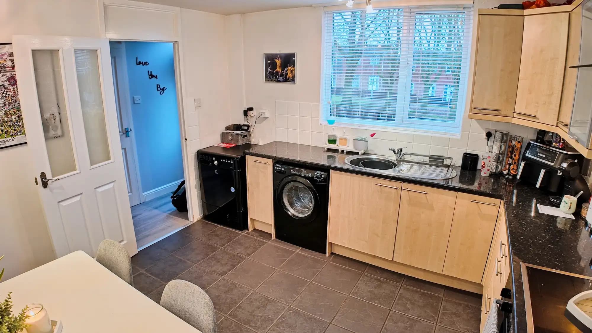 property photo 11 of 23
