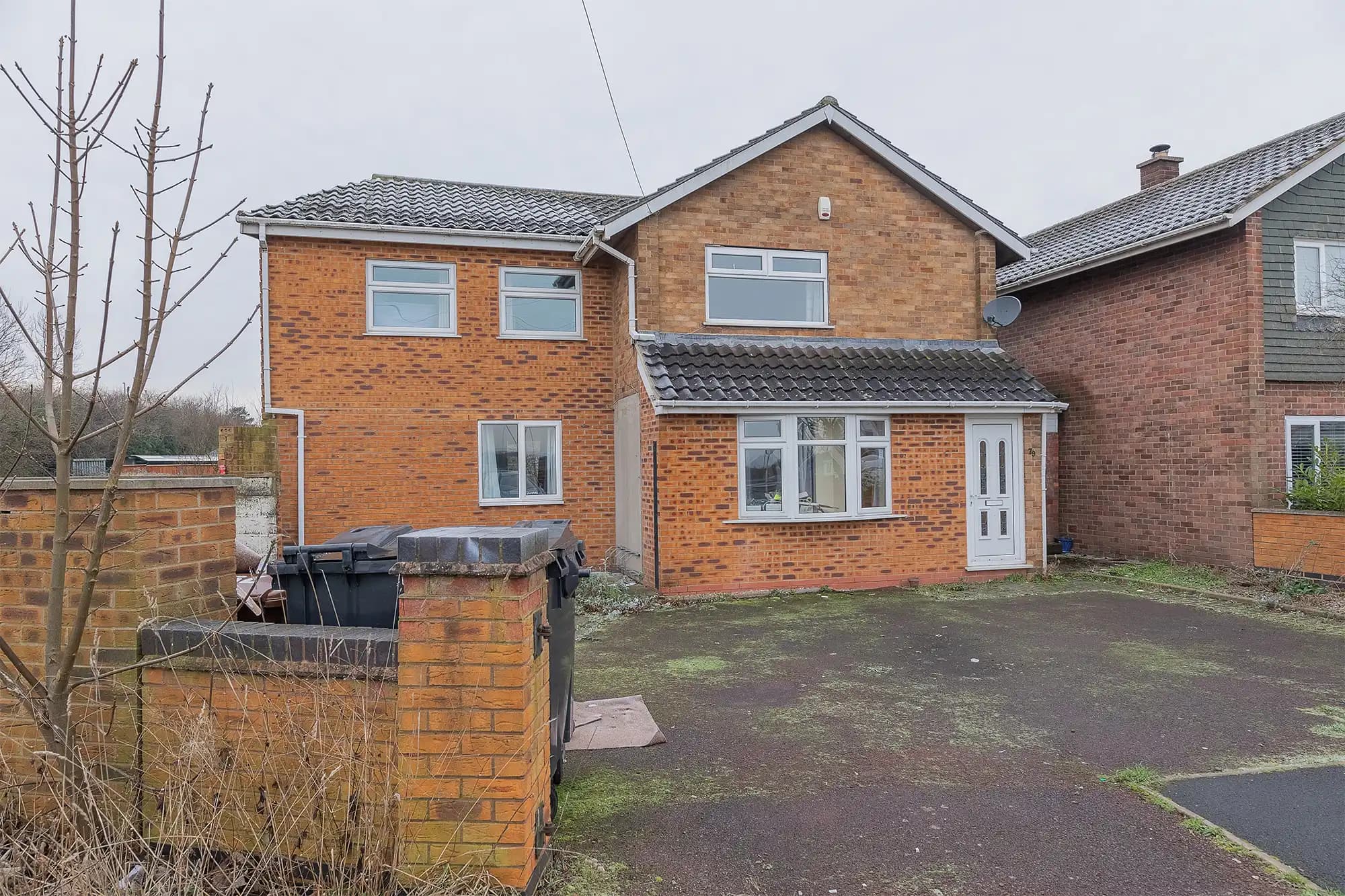 property photo 5 of 27