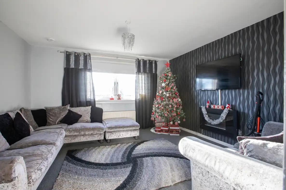 property photo 5 of 35