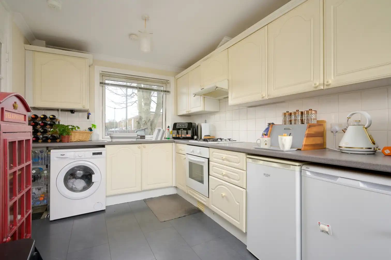 property photo 5 of 19